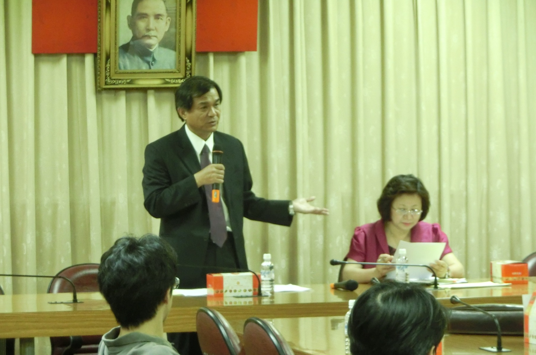 校長與各院學生座談圖片