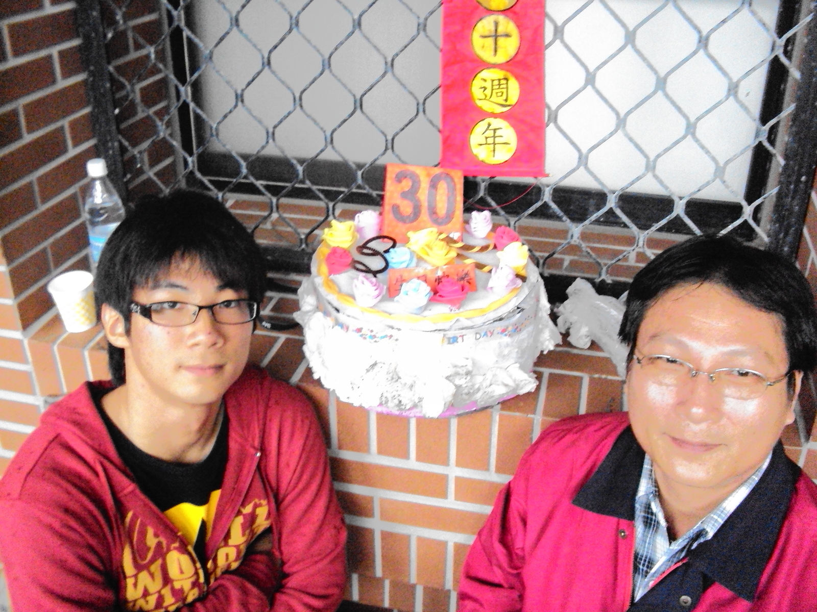 小小一顆金鋼蛋   摔也摔不破！圖片