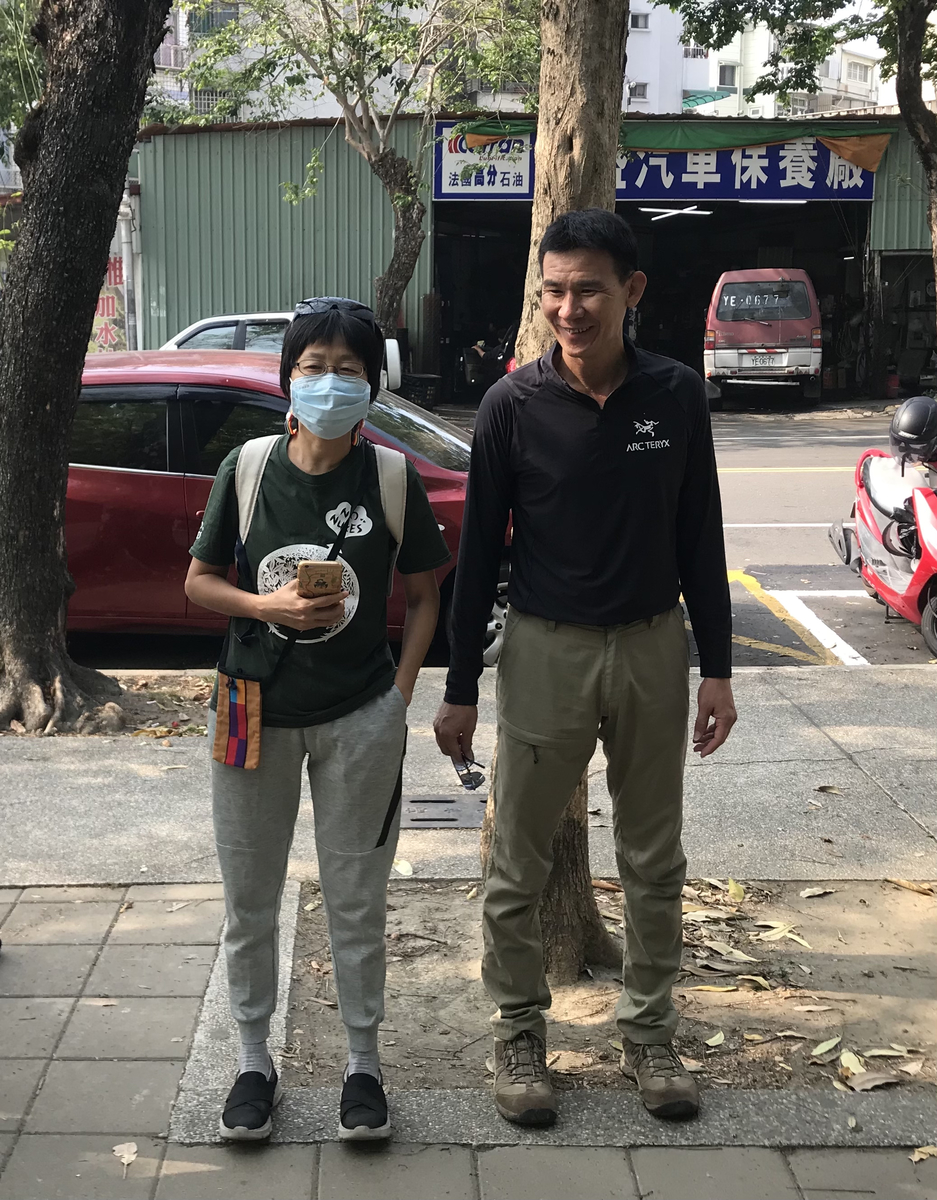 Associate Professor Hua-Mei Chiu (on the left) of the Department of Sociology, NSYSU, with Mr. Chih-Nan Fu, experienced environmental educator and ecology specialist of Citizen of the Earth, Taiwan.