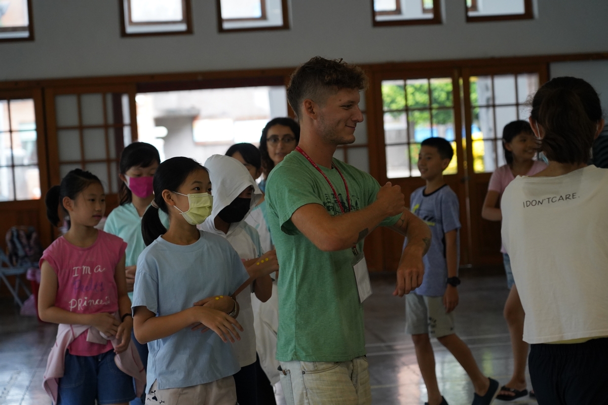 Si-Wan International Salon conducted its first Future Global Leaders English Summer Camp at Cishan Elementary School