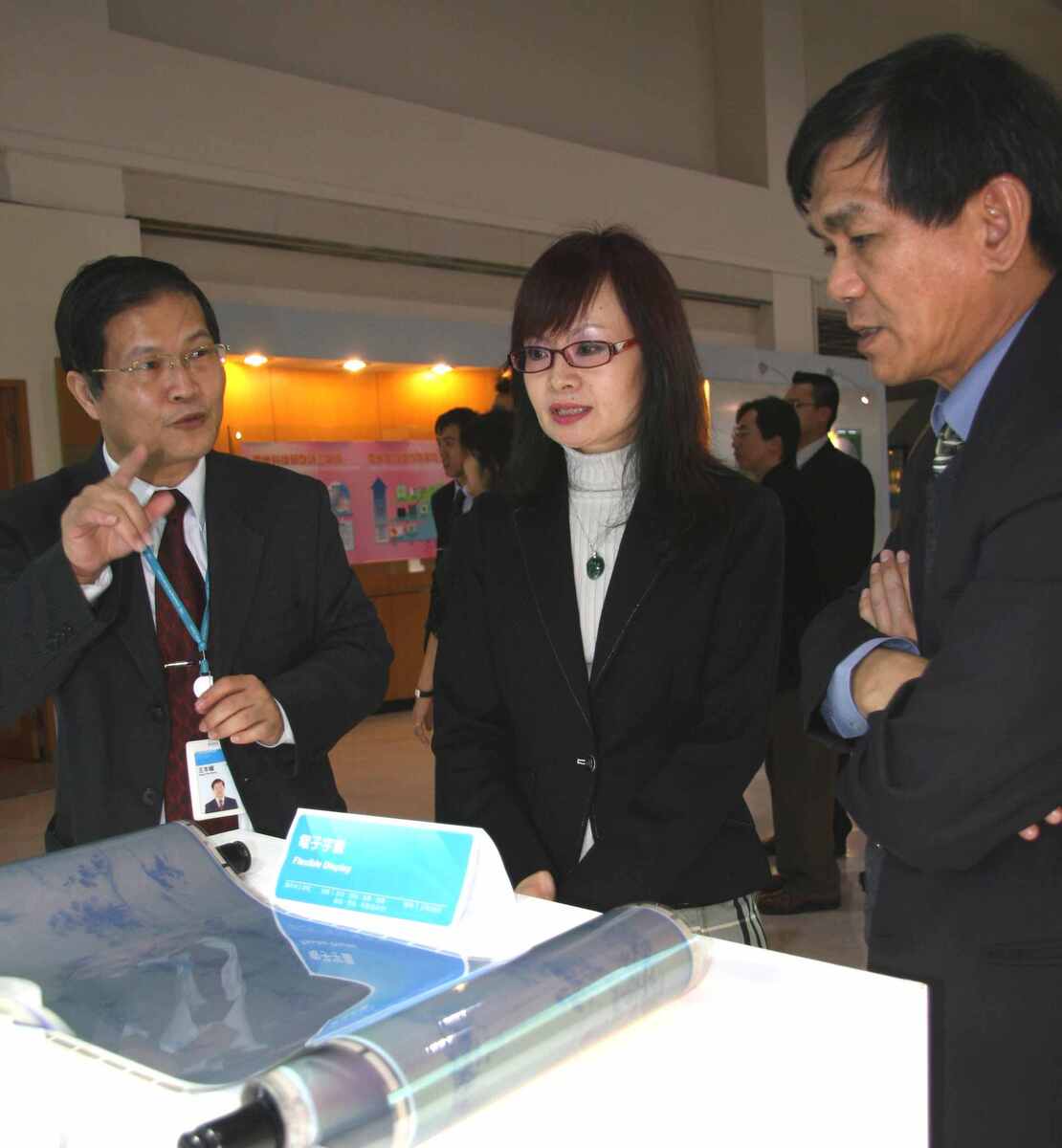 楊校長參觀工研院成果展示圖片