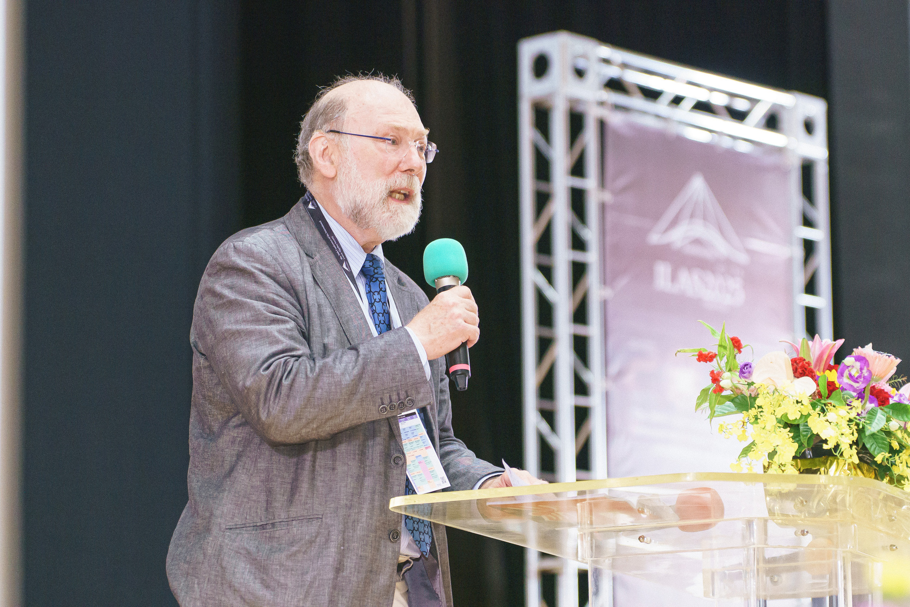 Daniel B. Szyld, President of the International Linear Algebra Society, praised NSYSU's hospitality.