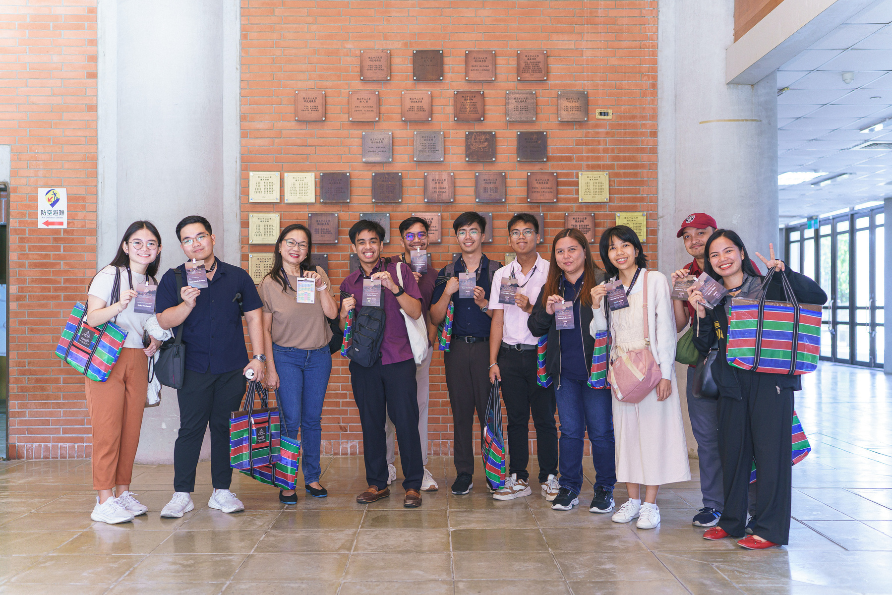 Group photo of the participants.