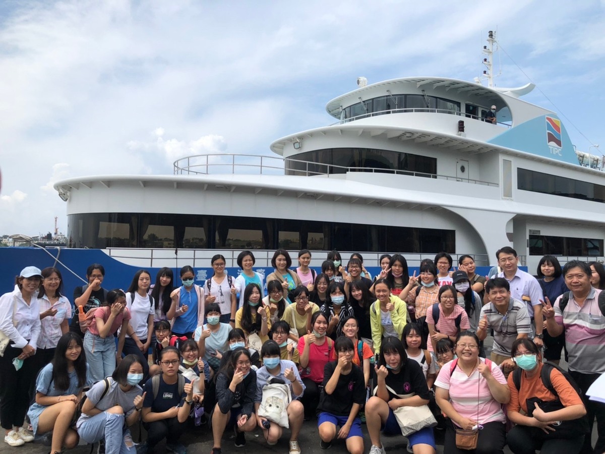 NSYSU organizes Camp for high school students to nurture female aerosol scientistsImage