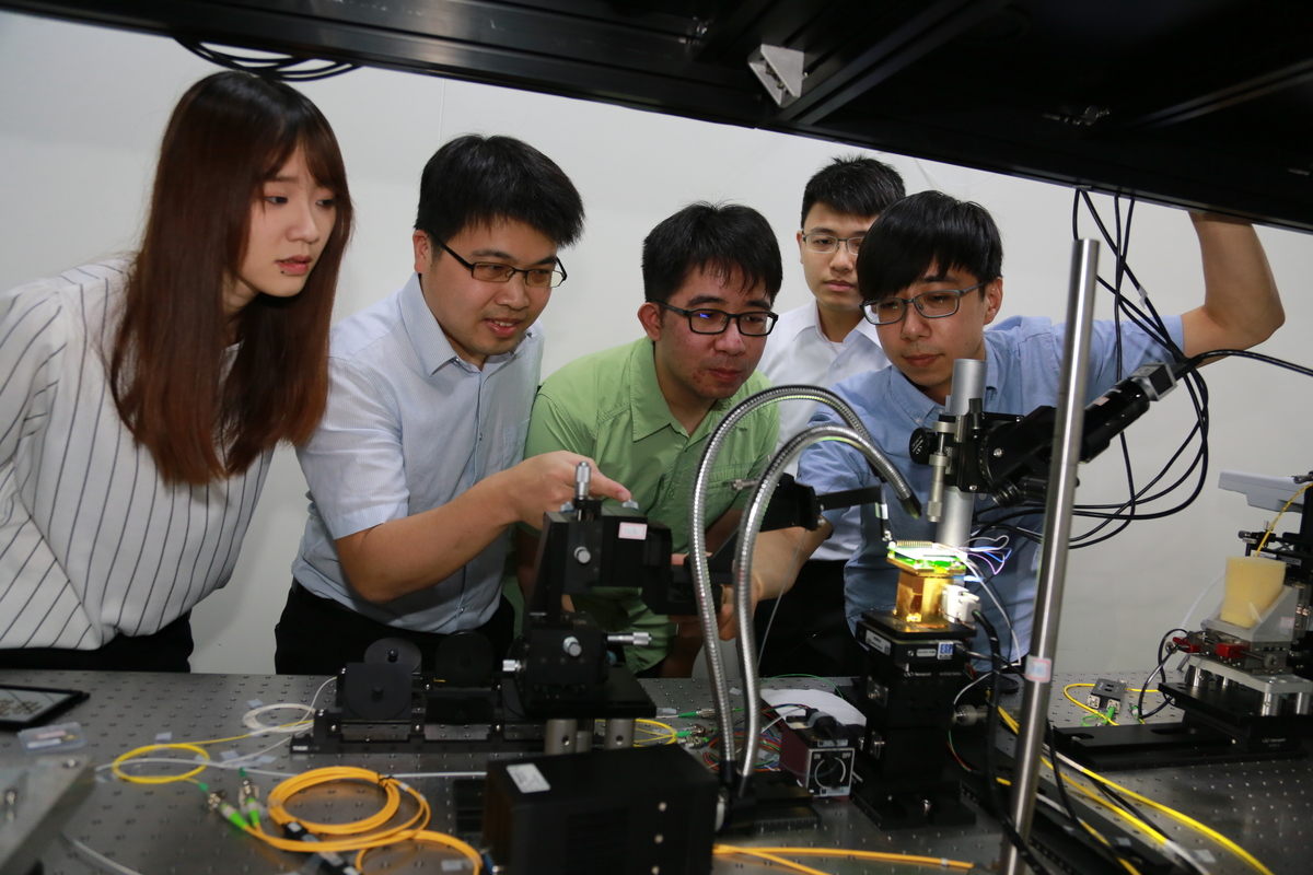 Associate Professor Yung-Jr Hung of Department of Photonics was awarded Ta-You Wu Memorial Award, the highest recognition for young scholars