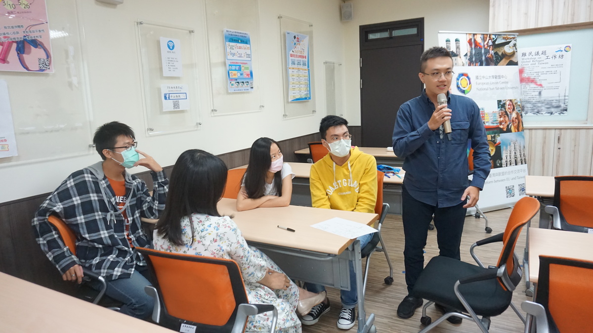 EU Center organizes workshop to promote understanding of refugee issues